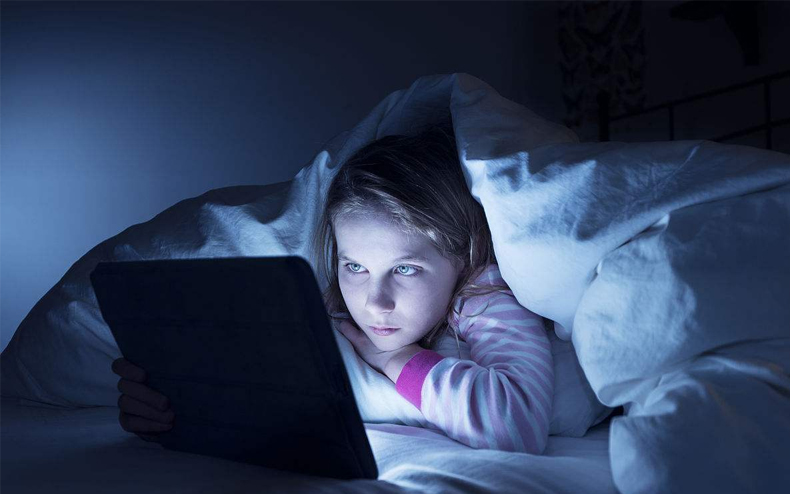 心理学家：晚睡的人注意了，更易形成黑暗性格